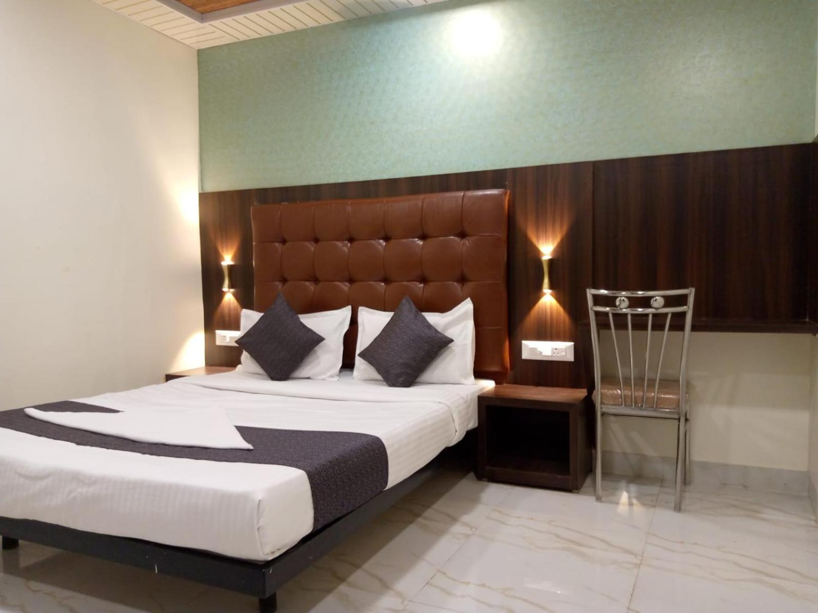 Tri Hotel, Mumbai